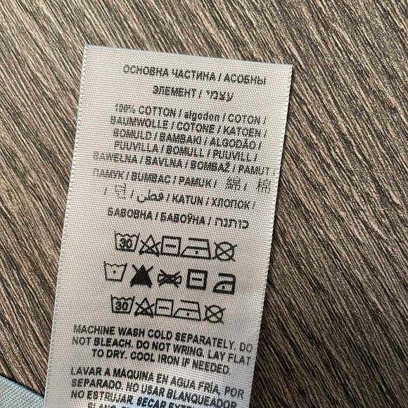 Girls Guess shorts/skort - Picture 6 of 6